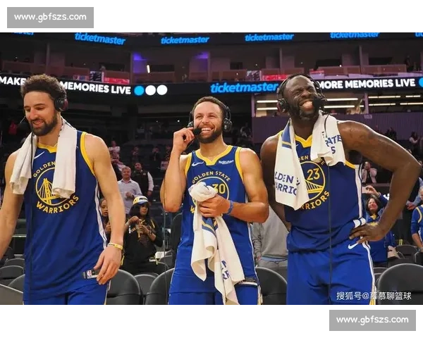 追梦格林携家人度假,35 岁再入一防,生涯 2.5 亿娇妻相伴 追梦格林携家人度假,35 岁再入一防,生涯 2.5 亿娇妻相伴